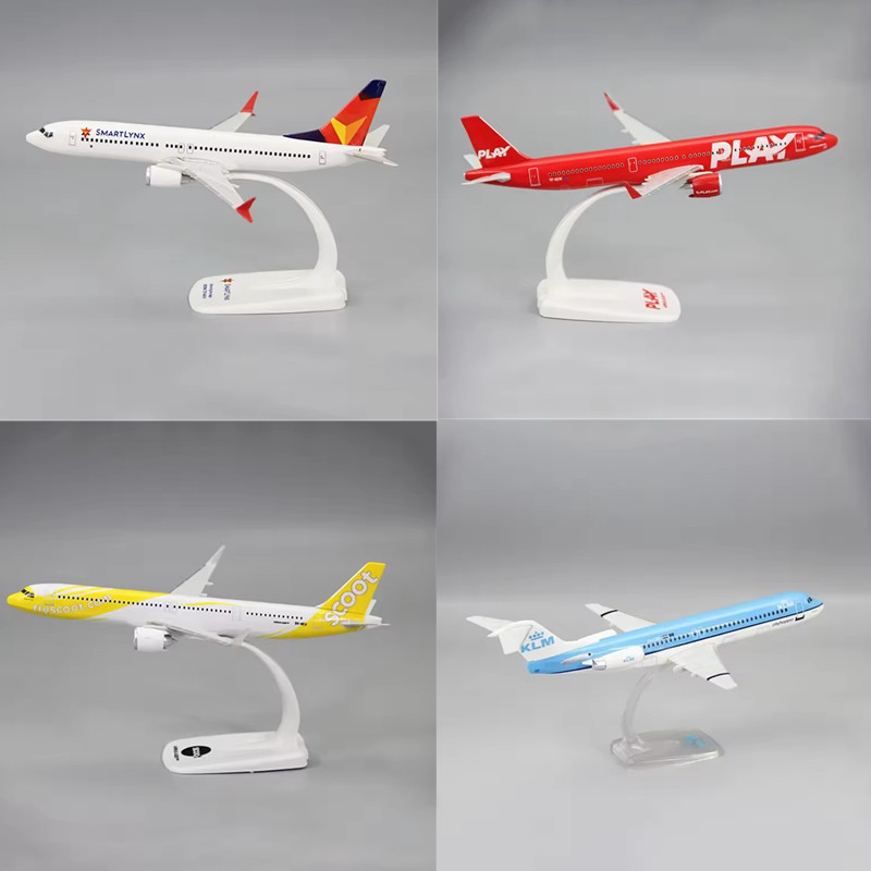 Model Airplane Plastic - 1/100 Scale Air /KLM FK-100/SMARTLYNX /PLAY